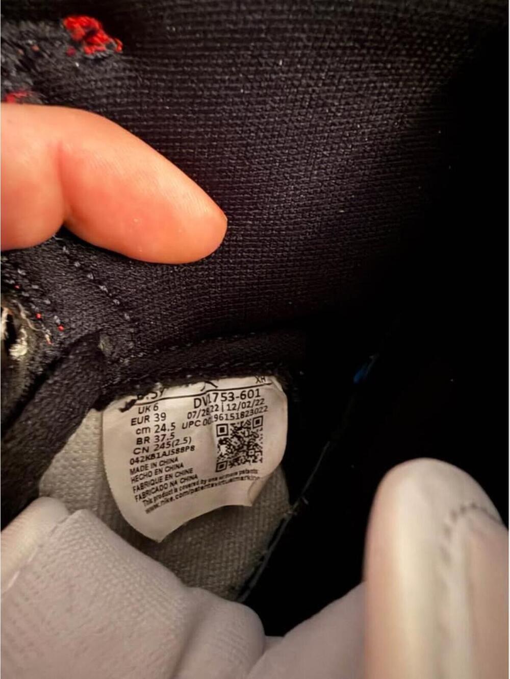 Air Jordan 1 Retro High OG Spider-Man Sneakers Youth 6.5 - Picture 8 of 8